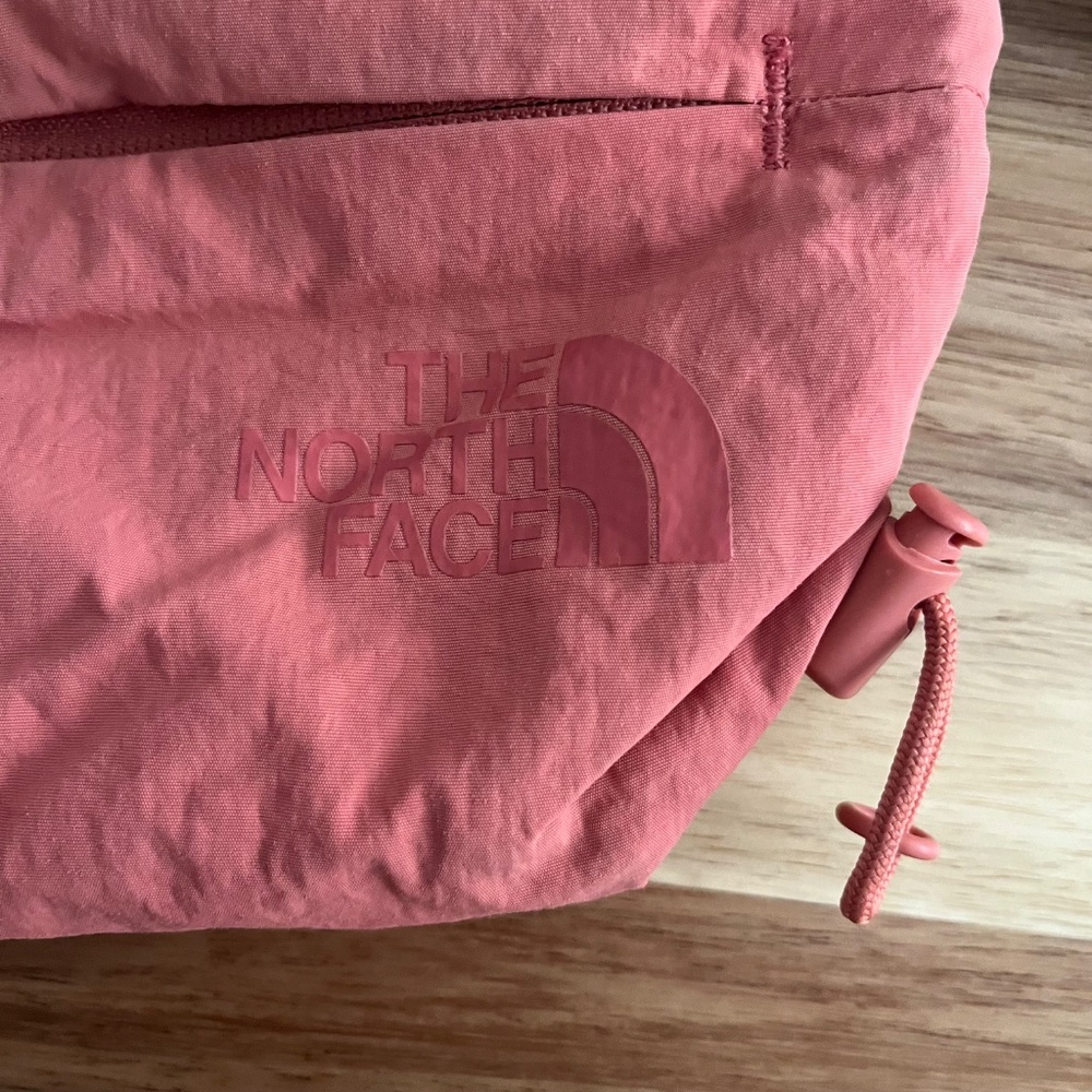The North Face Never Stop Belt Bag - Picture 3 of 11